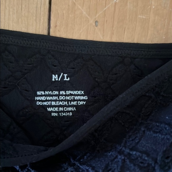 Black Crop Top - Picture 3 of 3